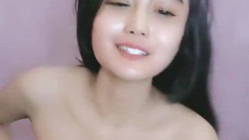 Kakak Nessie Telanjang Siaran Langsung