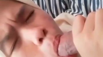 Paksa Bunda Jilbab Nyepong Kontol di Mobil